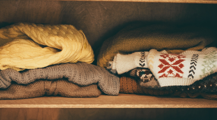 As 10 Melhores Dicas para Organizar um Guarda-Roupa Pequeno